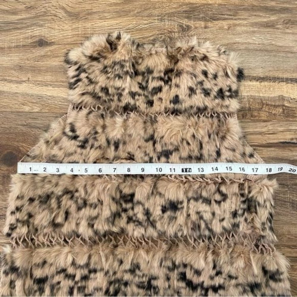 BCBGMAXAZRIA Animal print Genuine Fur Crochet panel Vest in Tan Sz M LIKE NEW - Picture 10 of 11